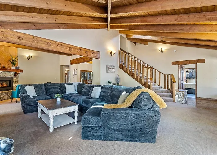 Сasa de vacaciones Sensational Burning Tree 4 Bed 3 Bath Retreat In The Country Club *