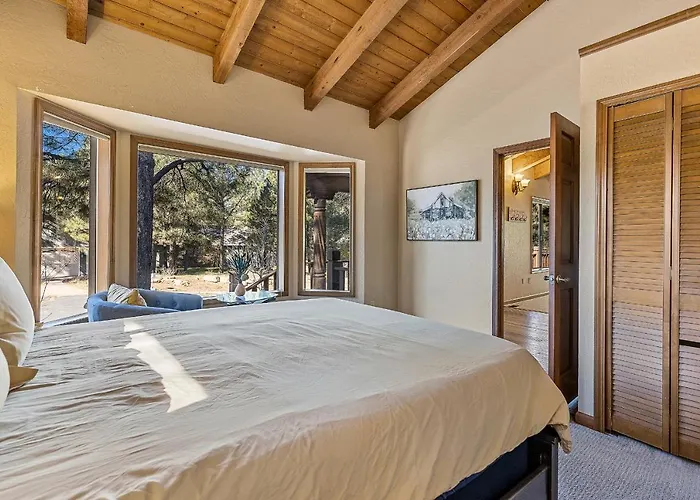 Sensational Burning Tree 4 Bed 3 Bath Retreat In The Country Club Сasa de vacaciones